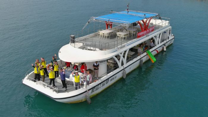 鵬管處攜手水試所放流赤鯥與草蝦，打造大鵬灣永續海洋觀光